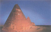 Пирамиды африканского народа Куш, похожие на египетские, еще таят в себе много загадок.